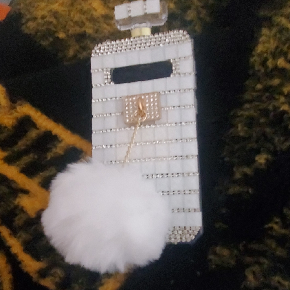 A Samsung Galaxy s10 phone case